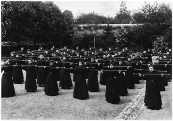 Gimnasia en la Escuela Normal de Maestros de Mayenne, c.1900